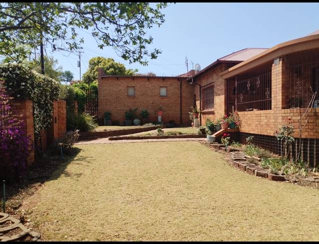 3 BEDROOM HOUSE FOR SALE IN PRIMROSE HILL